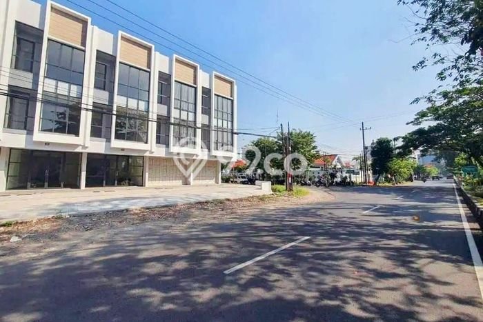 Ruko Premium di Kendangsari, Luas 160m2m², Lokasi Komersial Ruko Premium di Kendangsari, Luas 160m2m², Lokasi Komersial