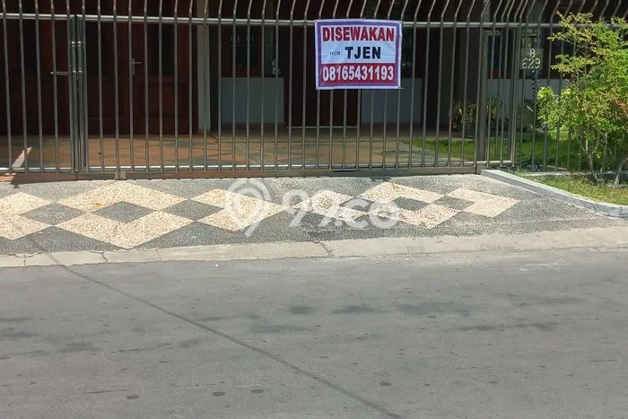Disewakan! Rumah 4 Kamar Tidur &
2 Kamar Mandi di Margorejo, Surabaya Disewakan! Rumah 4 Kamar Tidur &
2 Kamar Mandi di Margorejo, Surabaya