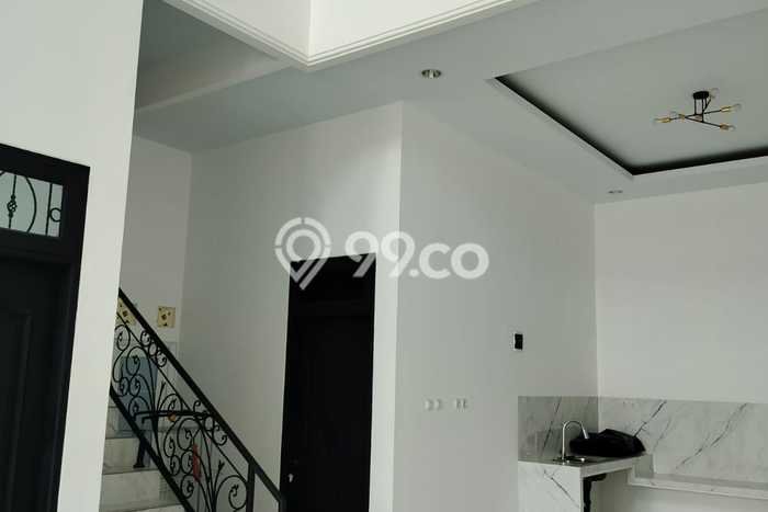 Rumah Elit LB 240m2 Siap Huni Desain Elegan di Daan Mogot, Jakarta Barat Rumah Elit LB 240m2 Siap Huni Desain Elegan di Daan Mogot, Jakarta Barat