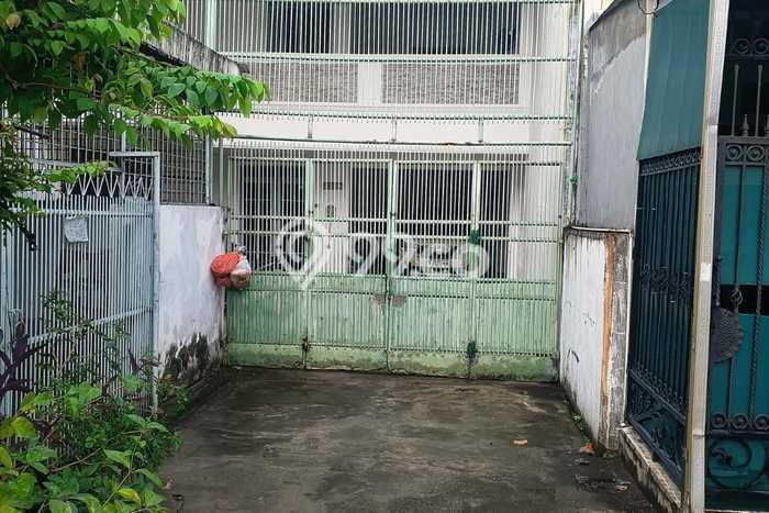 Rumah Elit Modern Siap Huni di Taman Ratu Jakarta Barat Rumah Elit Modern Siap Huni di Taman Ratu Jakarta Barat