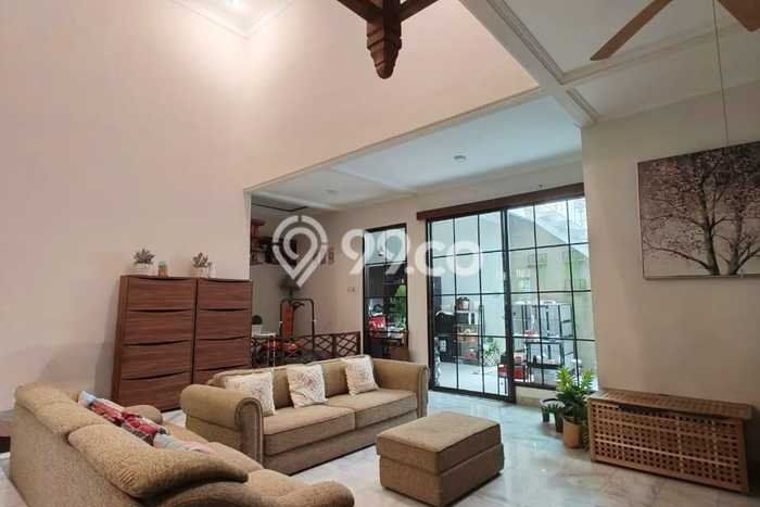 Ready to Use! Premium House LT 330m2 Desain Elegan di Jalan Panjang Ready to Use! Premium House LT 330m2 Desain Elegan di Jalan Panjang