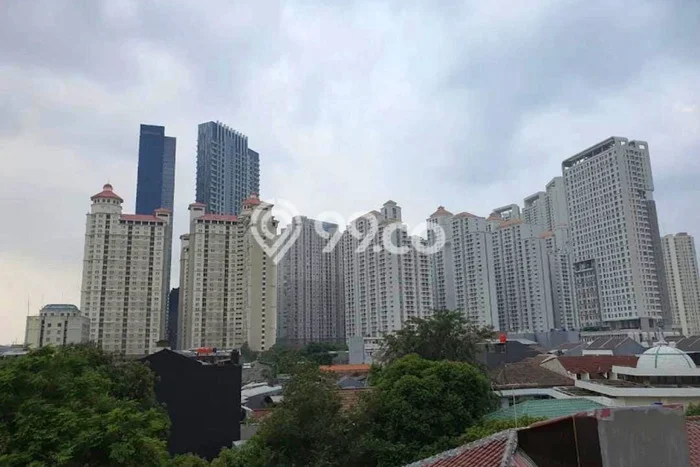 Cocok Untuk Investasi! For Sale Kost di Tanjung Duren 27 Kamar Cocok Untuk Investasi! For Sale Kost di Tanjung Duren 27 Kamar
