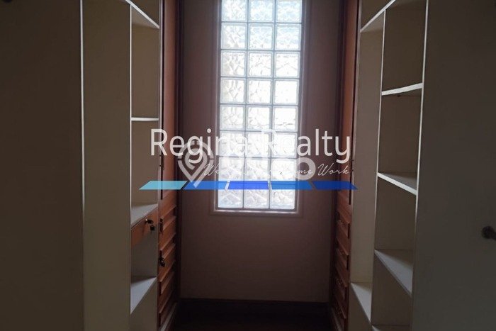 Disewakan Rumah Nyaman LT 450m2 / LB 400m2 di Pondok Indah, Jakarta Selatan Disewakan Rumah Nyaman LT 450m2 / LB 400m2 di Pondok Indah, Jakarta Selatan