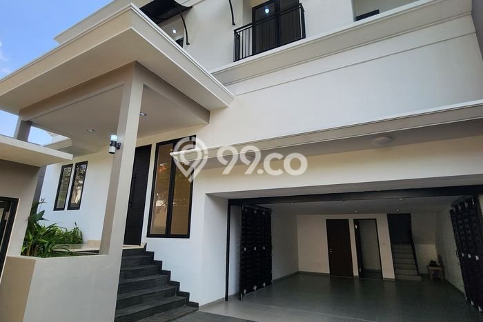 Rumah Eksklusif Dijual LT 373m2 di Cilandak, Jakarta Selatan Rumah Eksklusif Dijual LT 373m2 di Cilandak, Jakarta Selatan