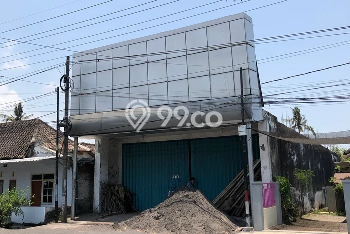Ruko Area Komersial di Tempeh, Luas 400m2m², Ready Operasi Ruko Area Komersial di Tempeh, Luas 400m2m², Ready Operasi