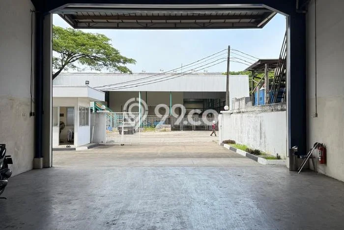 Gudang untuk disewa di Cikarang Selatan punya LT 1800m2 & LB 1810m2 harga sewa kompetitif Gudang untuk disewa di Cikarang Selatan punya LT 1800m2 & LB 1810m2 harga sewa kompetitif