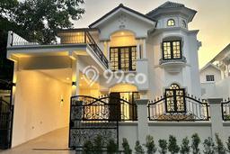 Rumah Minimalis 5 KT di Delta Mas Bekasi Semi Furnished Rumah Minimalis 5 KT di Delta Mas Bekasi Semi Furnished
