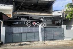 Lokasi terbaik! Rumah siap pakai dikontrakkan di Senen LB 240m2 Lokasi terbaik! Rumah siap pakai dikontrakkan di Senen LB 240m2