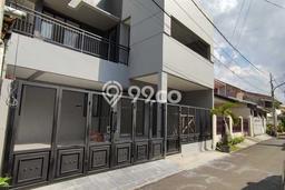 Jual Rumah Mewah Megah Dengan View Cantik di Pulo Asem, Jakarta Timur Jual Rumah Mewah Megah Dengan View Cantik di Pulo Asem, Jakarta Timur