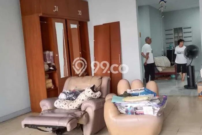 Rumah Bagus Siap Huni Di Senen Luas 240m2 Lokasi Strategis Rumah Bagus Siap Huni Di Senen Luas 240m2 Lokasi Strategis