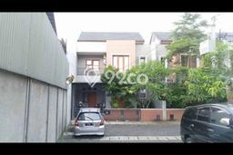 Rumah Mewah LB 170m2 Siap Huni Desain Elegan di Kebagusan, Jakarta Selatan Rumah Mewah LB 170m2 Siap Huni Desain Elegan di Kebagusan, Jakarta Selatan
