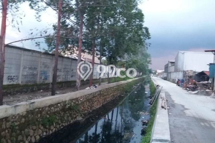 Unit Gudang Dijual di Cipondoh Tangerang 1100m2 Unit Gudang Dijual di Cipondoh Tangerang 1100m2