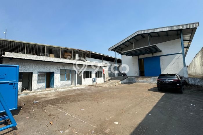 Unit Gudang Dijual di Jakarta Utara LT 1610m2 & LB 864m2 Unit Gudang Dijual di Jakarta Utara LT 1610m2 & LB 864m2