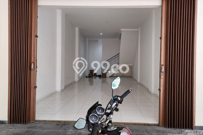 Ruko bagus disewakan di Cipondoh Tangerang dengan LB 160m2 harga sewa terbaik Ruko bagus disewakan di Cipondoh Tangerang dengan LB 160m2 harga sewa terbaik