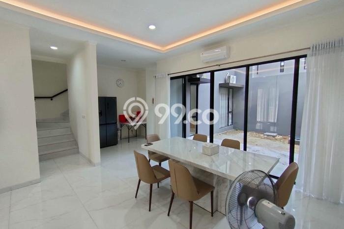 Jual Rumah Mewah Elegan Dengan View Eksklusif di Suvarna Sutera, Tangerang Jual Rumah Mewah Elegan Dengan View Eksklusif di Suvarna Sutera, Tangerang