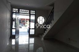 Rumah Kontrakan Jakarta Barat LT 60m2 LB 78m2 Kawasan Green Lake City Rumah Kontrakan Jakarta Barat LT 60m2 LB 78m2 Kawasan Green Lake City