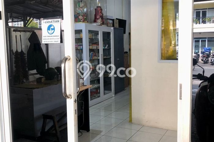 Ruko Bagus Dijual LB 195m2 Lokasi Strategis Jakarta Barat Area Cocok untuk Bisnis Ruko Bagus Dijual LB 195m2 Lokasi Strategis Jakarta Barat Area Cocok untuk Bisnis