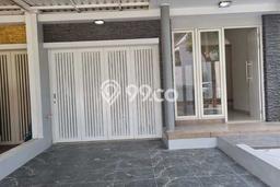 Disewakan! Rumah 3 Kamar Tidur &
3 Kamar Mandi di Harapan Indah, Bekasi Disewakan! Rumah 3 Kamar Tidur &
3 Kamar Mandi di Harapan Indah, Bekasi