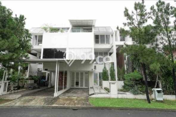 Rumah Elit LB 220m2 Siap Pakai Desain Elegan di harapan indah, Bekasi Rumah Elit LB 220m2 Siap Pakai Desain Elegan di harapan indah, Bekasi