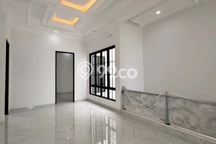 Jual Rumah Mewah Megah Dengan View Cantik di Babatan, Surabaya Jual Rumah Mewah Megah Dengan View Cantik di Babatan, Surabaya