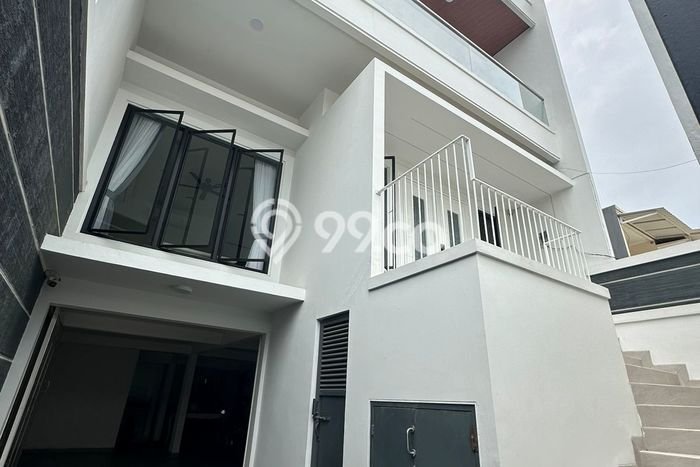 Ready to Use! Premium House LT 120m2 Desain Elegan di Bojong Indah Ready to Use! Premium House LT 120m2 Desain Elegan di Bojong Indah