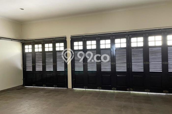 Ready to Use! Premium House LT 788m2 Desain Elegan di Jatikarya Ready to Use! Premium House LT 788m2 Desain Elegan di Jatikarya