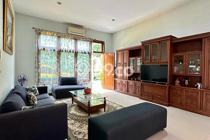 Hunian Mewah LB 500m2 Siap Pakai Desain Elegan di Kalibata, Jakarta Selatan Hunian Mewah LB 500m2 Siap Pakai Desain Elegan di Kalibata, Jakarta Selatan