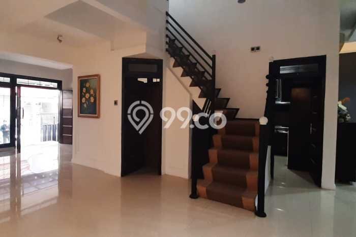 For Sale! Luxury House LT 165m2 Desain Elegan di Pondok Indah For Sale! Luxury House LT 165m2 Desain Elegan di Pondok Indah
