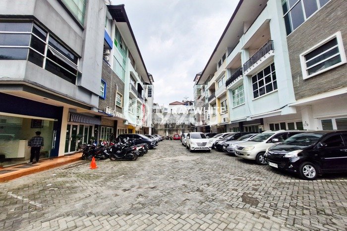 Ruko Disewakan Kawasan Radio Dalam, Luas 275m², Area Bisnis, Jalan Strategis Ruko Disewakan Kawasan Radio Dalam, Luas 275m², Area Bisnis, Jalan Strategis