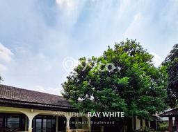 Ready to Use! Luxury House LT 1480m2 Desain Elegan di Pejaten Ready to Use! Luxury House LT 1480m2 Desain Elegan di Pejaten