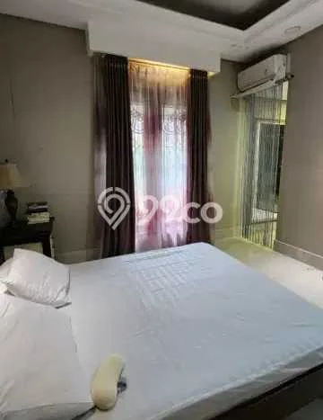 Disewakan! Rumah 4 Kamar Tidur &
3 Kamar Mandi di Tanjung Duren, Jakarta Barat Disewakan! Rumah 4 Kamar Tidur &
3 Kamar Mandi di Tanjung Duren, Jakarta Barat