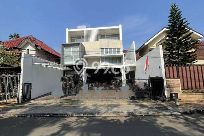 Untuk Dijual Ruko di BSD Tangerang Selatan LT 300m2 / LB 468m2 Untuk Dijual Ruko di BSD Tangerang Selatan LT 300m2 / LB 468m2