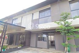 Disewakan Rumah Konsep Modern di Legok Tangerang dengan 3 KT Disewakan Rumah Konsep Modern di Legok Tangerang dengan 3 KT