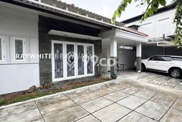 Rumah Luxury Modern Tanpa Renovasi di Kemang Jakarta Selatan Rumah Luxury Modern Tanpa Renovasi di Kemang Jakarta Selatan