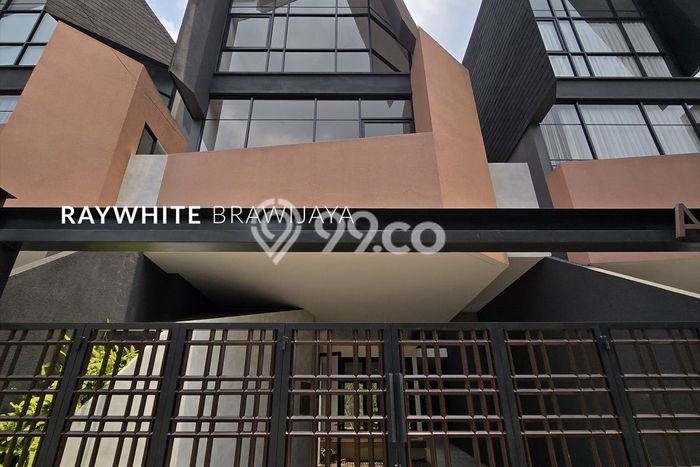 Ready to Use! Luxury House LT 177m2 Desain Elegan di Kemang Ready to Use! Luxury House LT 177m2 Desain Elegan di Kemang