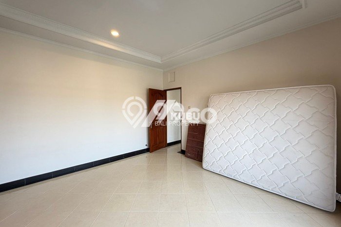 For Rent Vila Kawasan , Luas 0m2m², Lokasi Strategis For Rent Vila Kawasan , Luas 0m2m², Lokasi Strategis