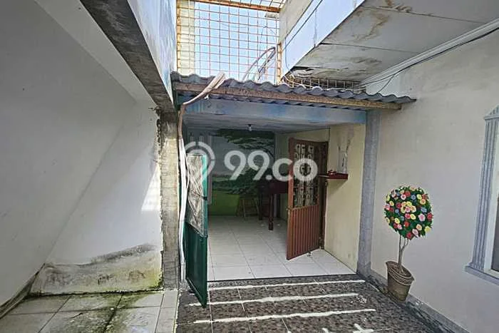 Rumah Elit Modern Tanpa Renovasi di Taman Palem Jakarta Barat Rumah Elit Modern Tanpa Renovasi di Taman Palem Jakarta Barat