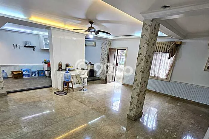 Rumah Elit Modern Tanpa Renovasi di Taman Palem Jakarta Barat Rumah Elit Modern Tanpa Renovasi di Taman Palem Jakarta Barat