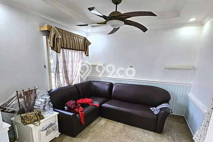 Rumah Elit Modern Tanpa Renovasi di Taman Palem Jakarta Barat Rumah Elit Modern Tanpa Renovasi di Taman Palem Jakarta Barat