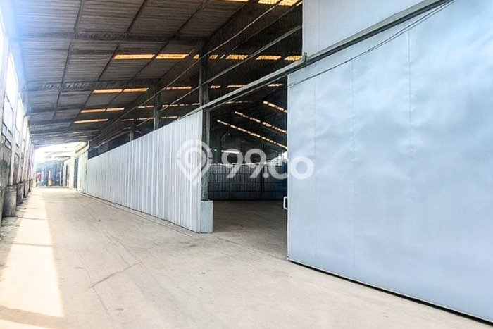 Gudang Disewa di Jakarta Barat dengan LB 800m2 Area Komersial Ramai Gudang Disewa di Jakarta Barat dengan LB 800m2 Area Komersial Ramai