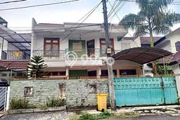 For Sale! Premium House LT 400m2 Desain Elegan di Cipinang For Sale! Premium House LT 400m2 Desain Elegan di Cipinang