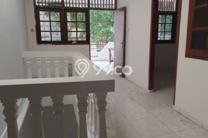 Lokasi terbaik! Rumah siap huni disewakan di Grogol Petamburan LB 168m2 Lokasi terbaik! Rumah siap huni disewakan di Grogol Petamburan LB 168m2