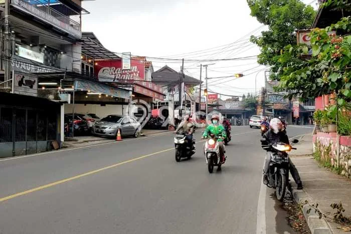 Area Ramai! Ruko Dijual di Jatinangor untuk Bisnis Luas Bangunan 600m2 Area Ramai! Ruko Dijual di Jatinangor untuk Bisnis Luas Bangunan 600m2