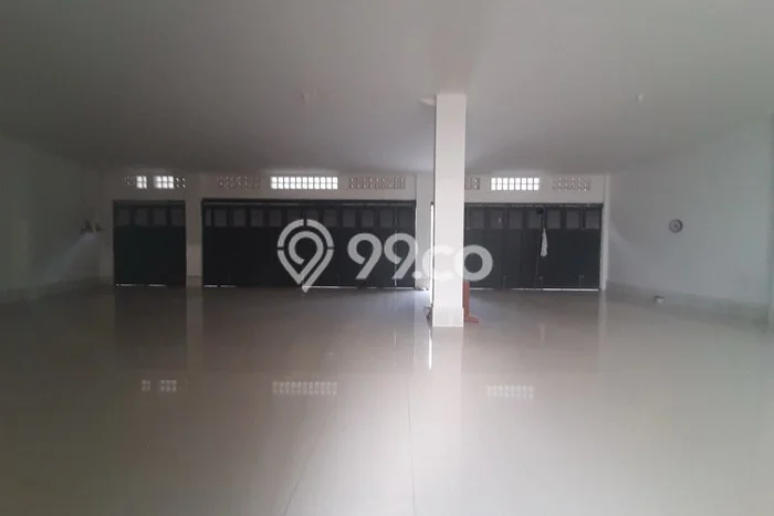 Unit Gudang Disewakan di Gatot Subroto di Area Ramai & Strategis Unit Gudang Disewakan di Gatot Subroto di Area Ramai & Strategis