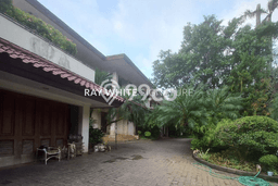 Ready to Use! Premium House LT 2800m2 Desain Modern di Pondok Indah Ready to Use! Premium House LT 2800m2 Desain Modern di Pondok Indah