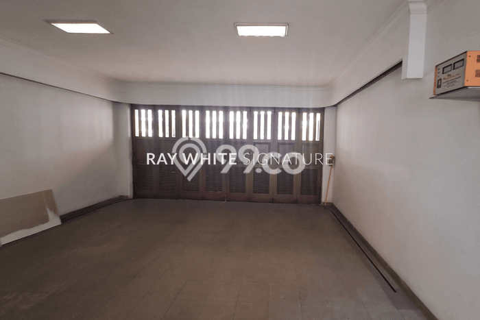 Ready to Use! Premium House LT 418m2 Desain Elegan di Pondok Bambu Ready to Use! Premium House LT 418m2 Desain Elegan di Pondok Bambu