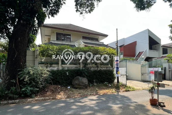 Rumah Elit Modern Siap Huni di Pondok Indah Jakarta Selatan Rumah Elit Modern Siap Huni di Pondok Indah Jakarta Selatan
