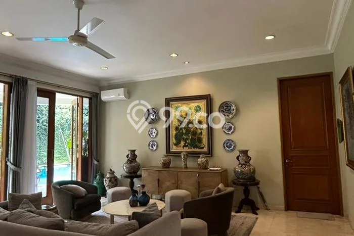 Sewa Rumah Strategis LT 1200m2 / LB 650m2 di Kemang, Jakarta Selatan Sewa Rumah Strategis LT 1200m2 / LB 650m2 di Kemang, Jakarta Selatan