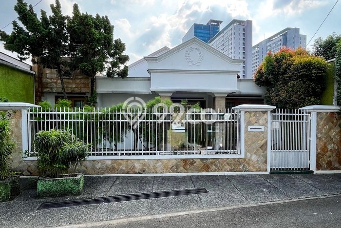 Hunian Elit LB 300m2 Siap Pakai Desain Elegan di Kalibata, Jakarta Selatan Hunian Elit LB 300m2 Siap Pakai Desain Elegan di Kalibata, Jakarta Selatan