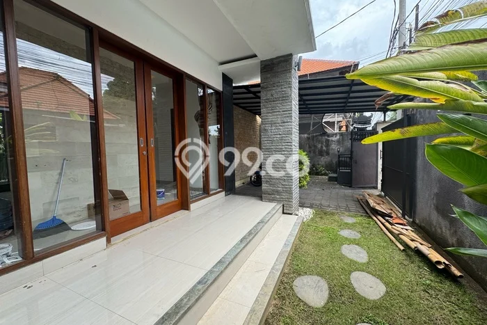 Disewakan! Rumah 2 Kamar Tidur &
2 Kamar Mandi di Sanur Kauh, Denpasar Disewakan! Rumah 2 Kamar Tidur &
2 Kamar Mandi di Sanur Kauh, Denpasar